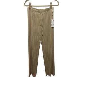 Uniqlo Tan Pleated Resort/Office Pants Size Medium NWT